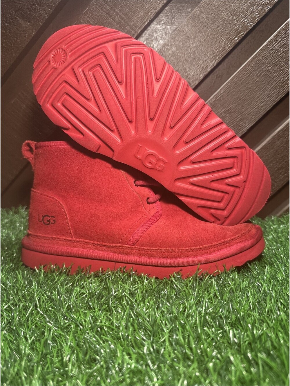 UGG Neumel In Red Size 5y 6.5 Women’s 1017320K